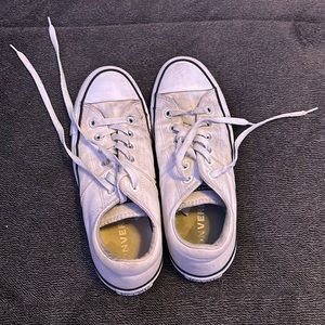 Low top white converse